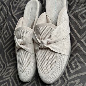 Bzees LifeStride Women's Kissed Mule. size 9